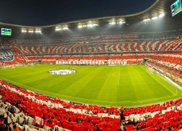 易胜博体育-篮球比赛现场激情迸发，球迷欢呼不断